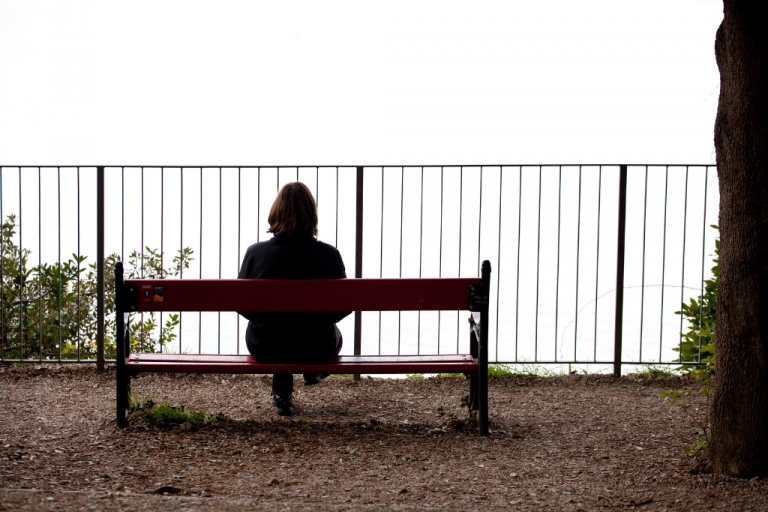 ¿Qué dice la evidencia sobre el impacto de la soledad en nuestra salud mental?